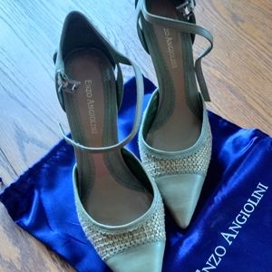 Enzo Angiolini Sage Green and Tan Heels Sz 8